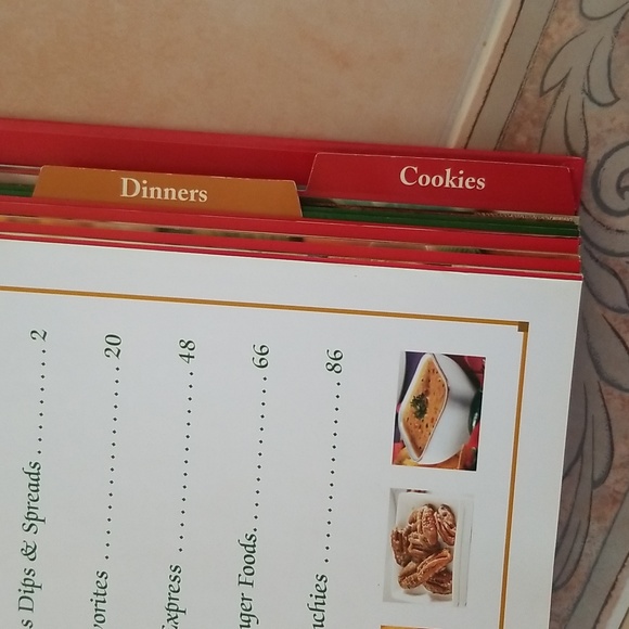 📖🎄3 IN ONE HOLIDAY COOK BOOK🎄 - Picture 2 of 10